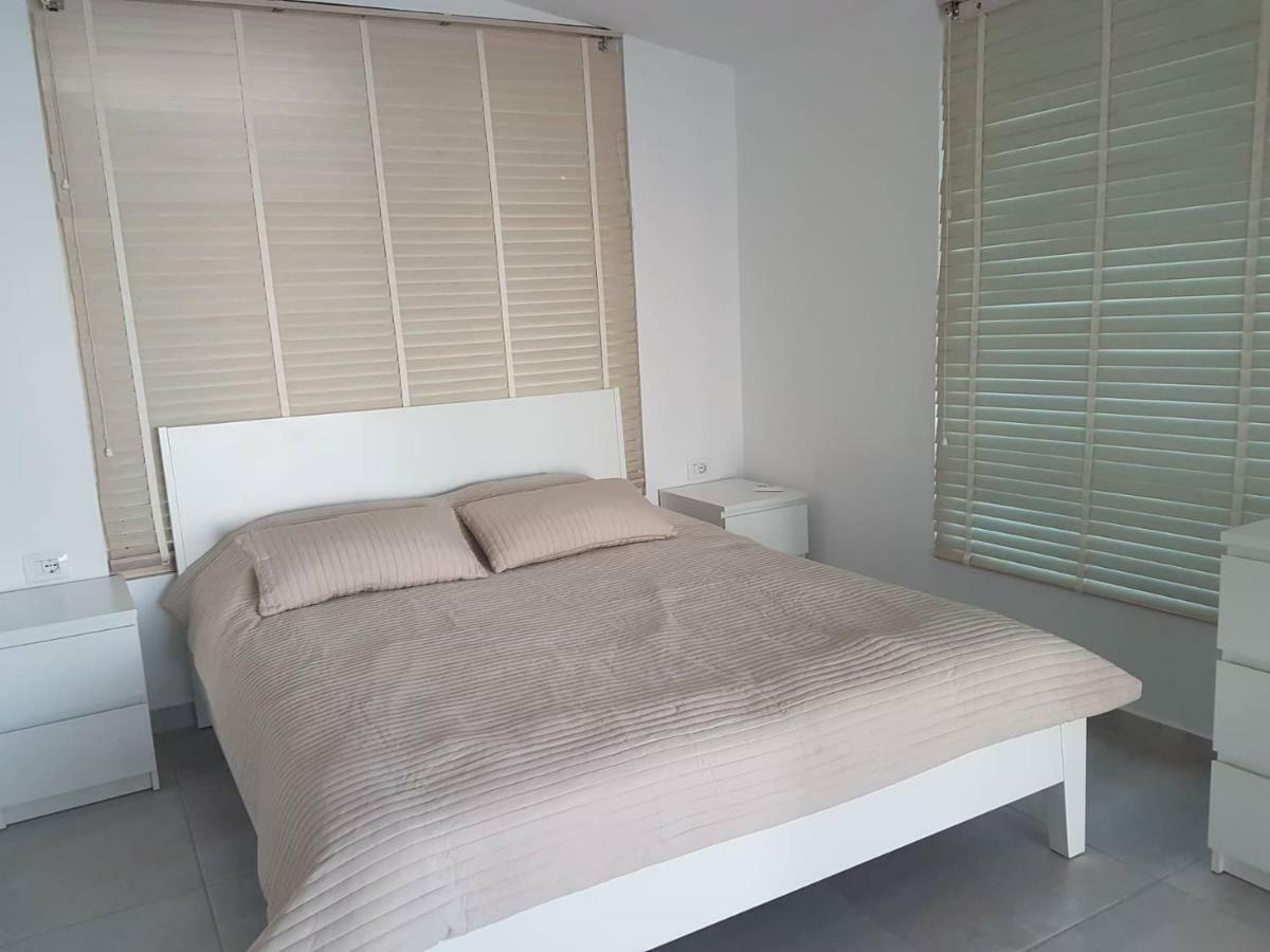 Appartamento Sea Front Penthouse Sarandë Esterno foto