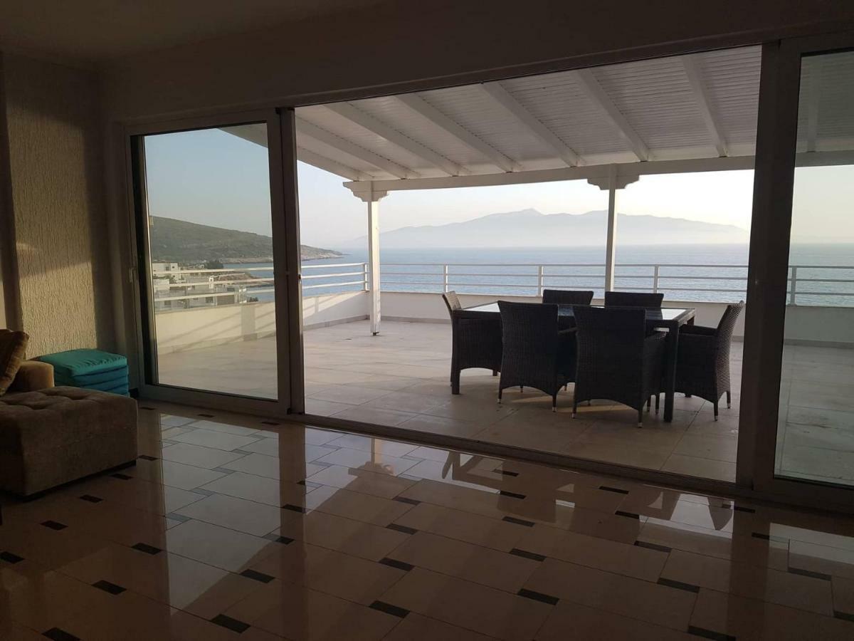 Appartamento Sea Front Penthouse Sarandë Esterno foto